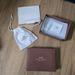 Coach jewelry gift box with dust bag